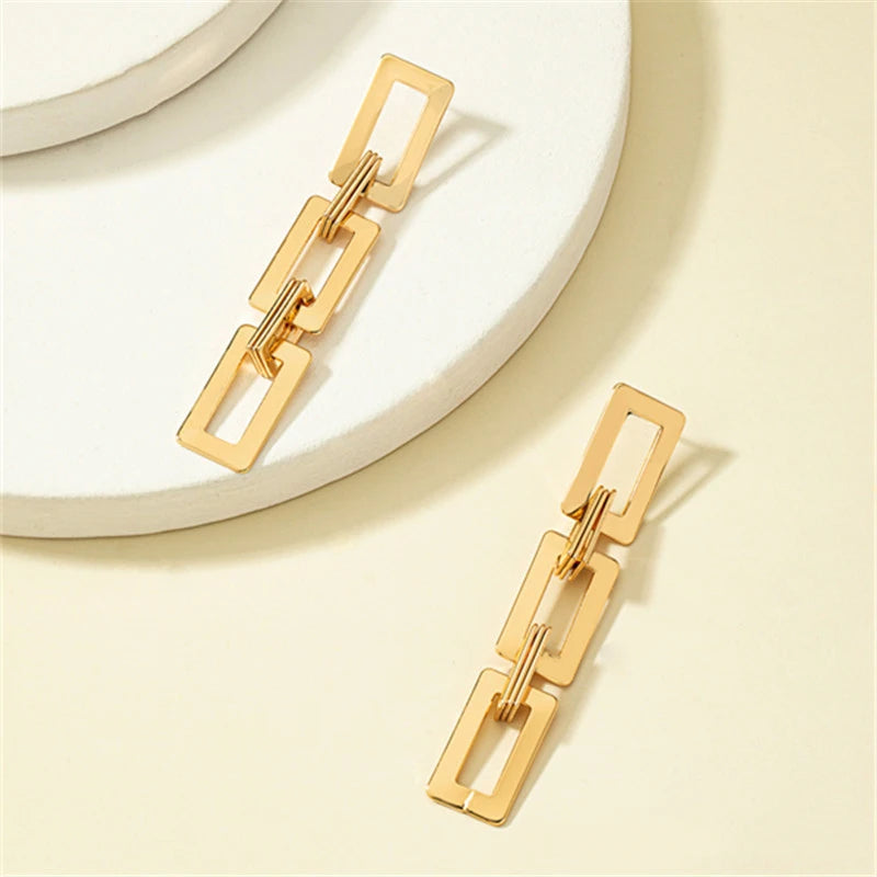 European Party Metal Long Drop Earrings for Women Vintage Golden Hollow Geometric Rectangle Dangle Earrings Statement Jewelry
