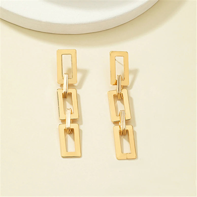 European Party Metal Long Drop Earrings for Women Vintage Golden Hollow Geometric Rectangle Dangle Earrings Statement Jewelry