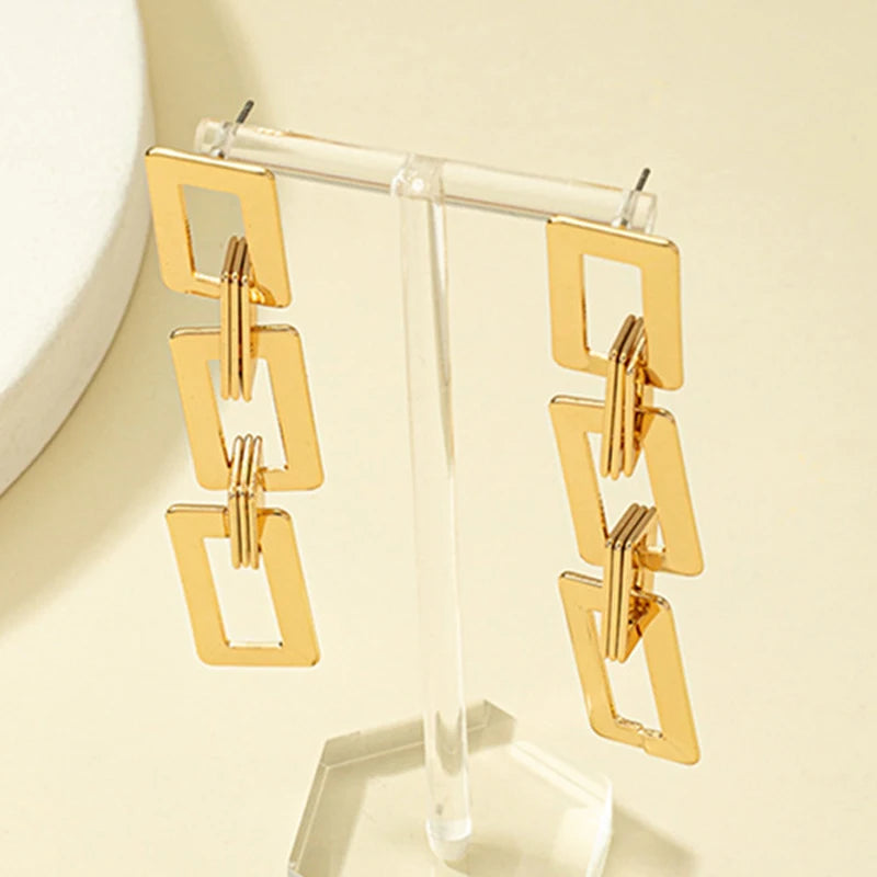 European Party Metal Long Drop Earrings for Women Vintage Golden Hollow Geometric Rectangle Dangle Earrings Statement Jewelry